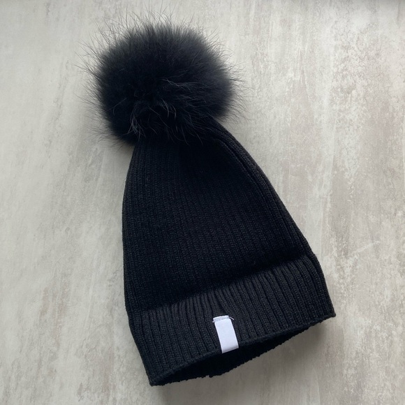 VELVET CAVIAR Pom Pom Toque - Picture 3 of 9